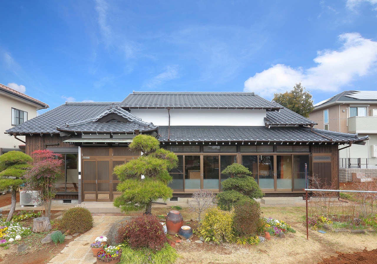 ２階部分は柱を残してすべて解体。平屋建てとしてバランスの良い屋根形成を考えました