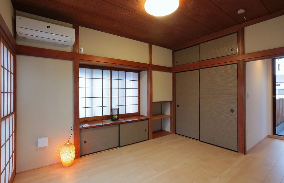 襖続きだったもう一つの和室はフローリングに貼替え洋室に。寝室としても書斎としても使用できる便利なお部屋となりました。