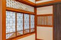 繊細な組子細工が印象的な建具は、既存の古建具を移設・再利用。和の職人技を生かしながら、現代の空間に自然に溶け込むよう配置しました。