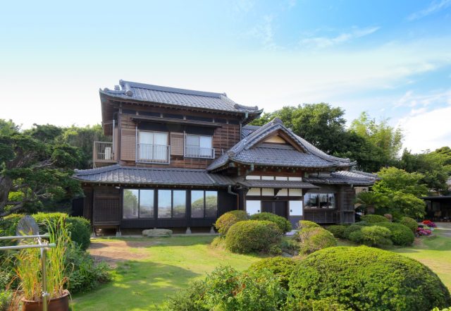 古民家の再生で意匠性の保存＆現代生活への最適化を実現｜外観・内装・間取り事例、費用・補助金を解説